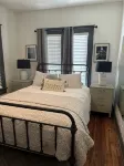 Charming Historic Midtown Home - Top Rental Property in Mobile! - balcón