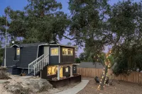 New Uber to Wineries/Weddings Pups + Putting + Bocce - Wifi