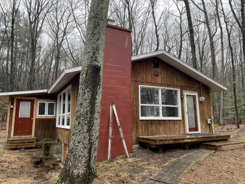 Cozy cottage just one mile from the Platte river, close to the Sleepy Bear dunes - 4-Star