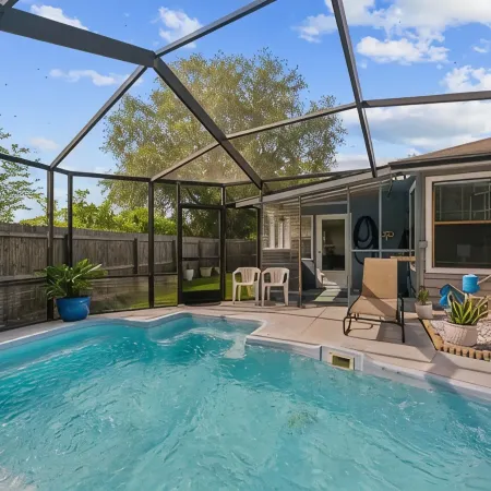 Sunny Florida home with a pool
