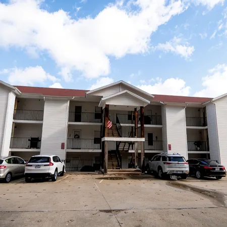 Clean 2BD 2BA Condo w Slip - 5 Minutes to Bagnell Dam!  Plus Pool & Swim Dock!