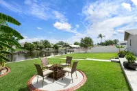 Waterfront Retreat in the Heart of Tampa. Close to Tpa, RayJay and Steinbrenner - Homestays
