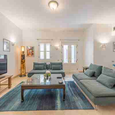Abutig Marina flat ground floor Others