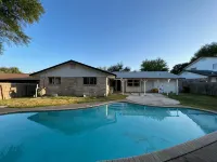 Universal City 4Br Pool Home for Construction Crews, Projects & Corporate Stays - Wi-Fi
