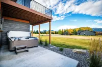 Shred Lodge - Luxurious modern home on the golf course with 180 degree views - balcony