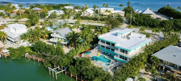 Beach House, Waterfront, Sombrero Beach, Florida Keys Rental, Private Pool, Dock โรงแรมในมาราธอน