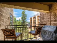 Newly Remodeled 2 BR 2BA, Ski-In Ski-Out, 1 Blk from Downtown - Powderhorn - 2 stjerner