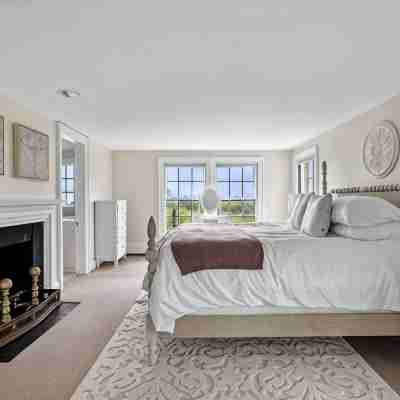 Cranberry Hill l 9 Br 22 Acre Estate l Sleeps 22 Rooms
