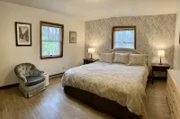 Private Wooded Retreat close to Cornell - 무료 와이파이
