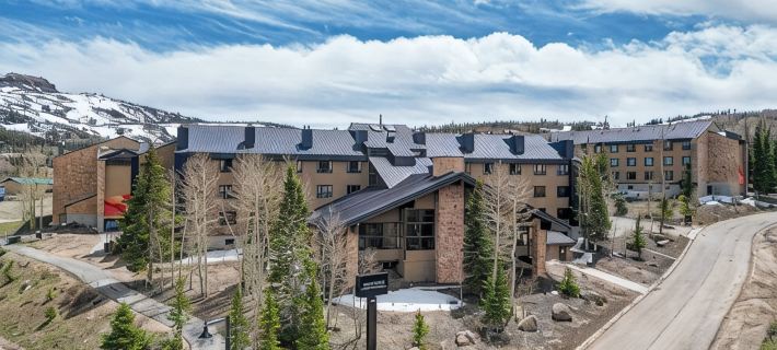 Cozy Private King Suite with Unbeatable Amenities and View in Cedar Breaks Lodge Hotels in Brian Head