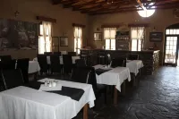 Fort Sesfontein Lodge & Safaris - bar