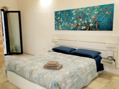 "Casa Mimà": characteristic architecture of the historic center with a modern style.