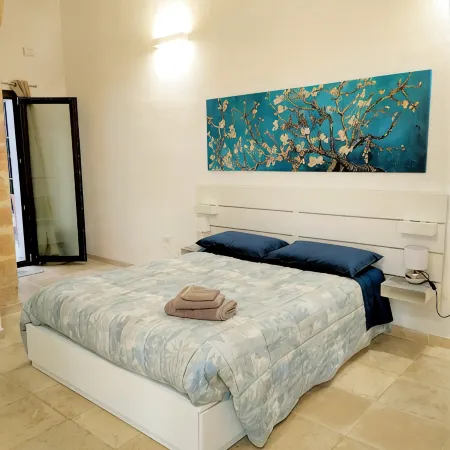 "Casa Mimà": characteristic architecture of the historic center with a modern style.