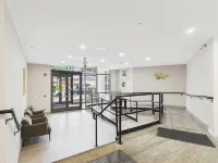Bright 3BR 2BA Urban Condo | Convenient to King George SkyTrain - 3 stelle