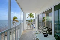 Ocean front with private beach and pool - Apartments