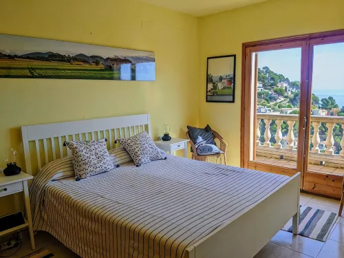 Spacious Villa with Pool, Jacuzzi, Stunningly Situated on the Med - 陽台