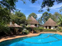 Banda Lodge - parking