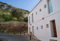 la maga rooms hotel - parking