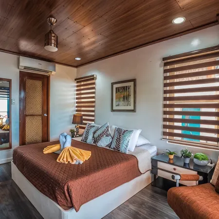 Noni's Resort