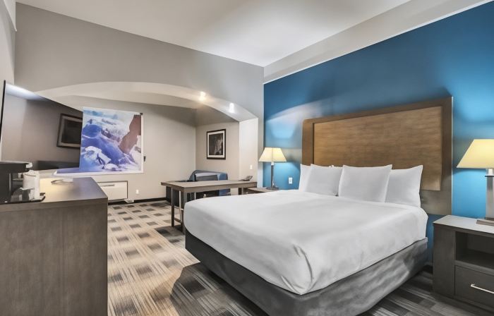 Platinum Inn & Suites Webster