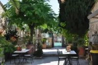 Le Saint Victor Hotels in Nyons