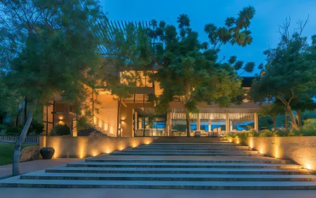 Amorita Resort Bohol Отели рядом с достопримечательностью «South Farm Panglao Bohol»