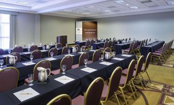 DoubleTree by Hilton Hotel Milwaukee - Brookfield