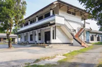 Spot on 91797 Mutiara Guest House فنادق في Kotabaru