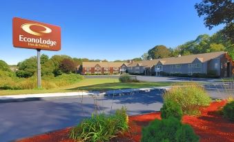 Gold Star Inn & Suites - Housity
