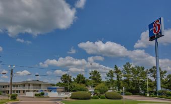 Motel 6 Hattiesburg, MS