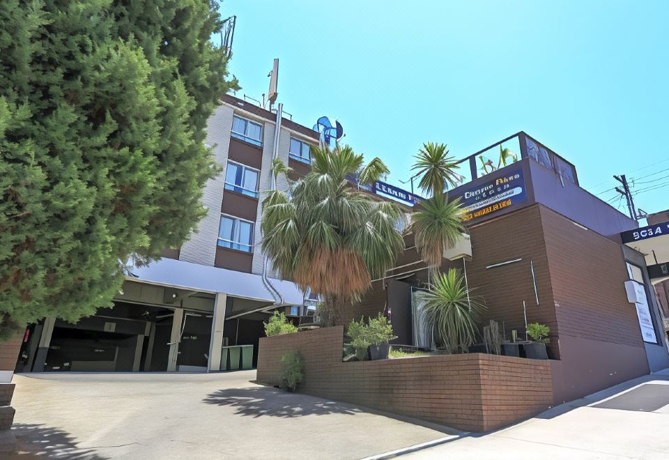 Little Coogee Hotel
