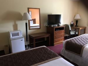 Lake Tree Inn & Suites