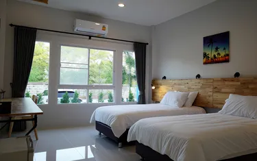รูปภาพของThe Color Place