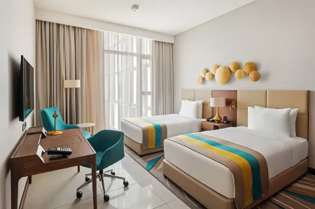 Holiday Inn Dubai Al-Maktoum Airport