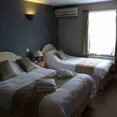 The Furze Bush Inn Rooms