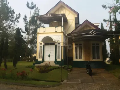 Villa Kota Bunga Azalea Hotels in der Nähe von Taman Bunga Nusantara