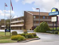 Quality Inn & Suites Louisville East Các khách sạn ở Hurstbourne