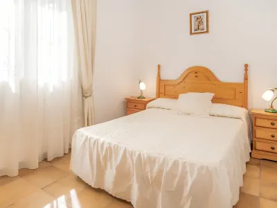 Las Tijeras Hotels near Calle Paseo del Fresno