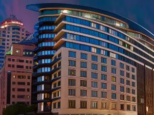 Davinci Hotel on Nelson Mandela Square