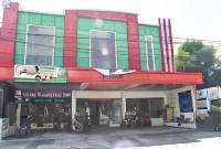 RedDoorz Near Universitas Muhammadiyah Makassar Hôtels à : Balla Parang
