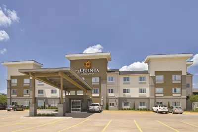 La Quinta Inn & Suites by Wyndham Fayetteville Hôtels à : Fayetteville