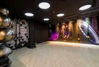 Ramada Hotel and Suites by Wyndham Yerevan - ที่มีฟิตเนส