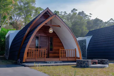 Layung Rancabali Hotels near Hejo Forest