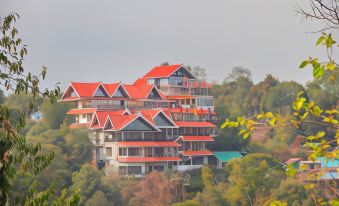 Mount Queens Hill Resort & Spa - Housity