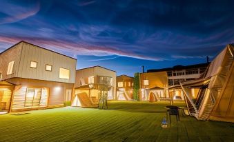 Nagahama Lifestyle Glamping Hotel