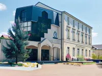 The Originals Boutique Hôtel des Sources Nevers Nord - Pysäköinti