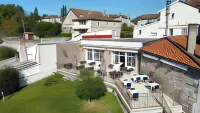 Logis Hôtel Grand Hôtel Pelisson Hôtels à : Saint-Saud-Lacoussière