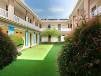 RedDoorz Syariah Plus @ Wisma Bougenville Karawaci Hotels in Kelapa Dua