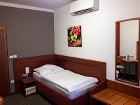 Katerain Hotel, Restaurace, Wellness Hotels in Опава