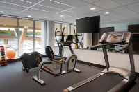 Ramada by Wyndham Leeds East - Gym